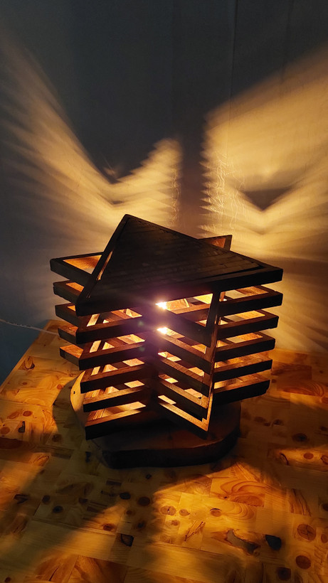 قیمت وخرید آباژور رومیزی مدرن چوبی مدل دستساز