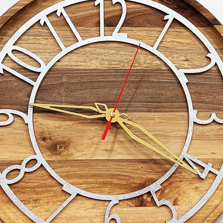 ساعت چوبی