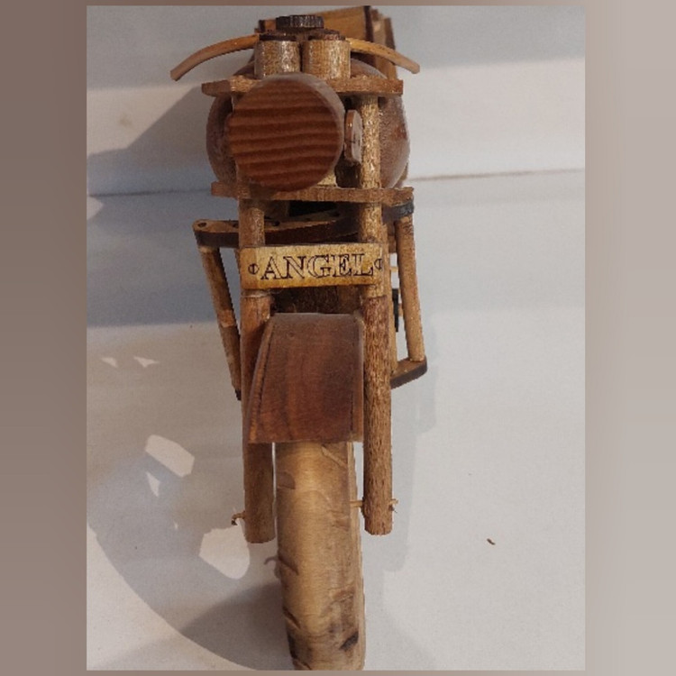 wooden-handmade-motorcycle-details-masterwood.jpg