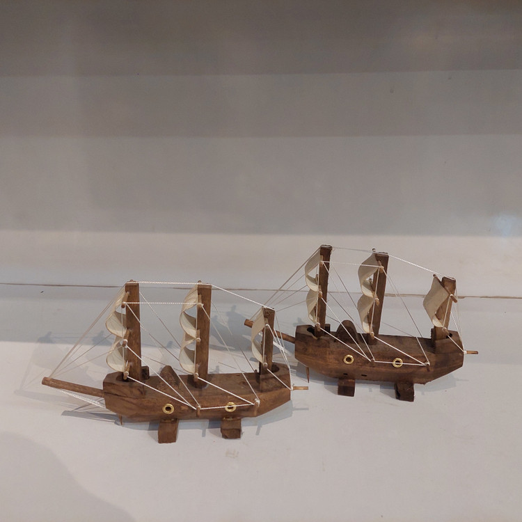 handmade-tiny-wooden-ship-details.jpg