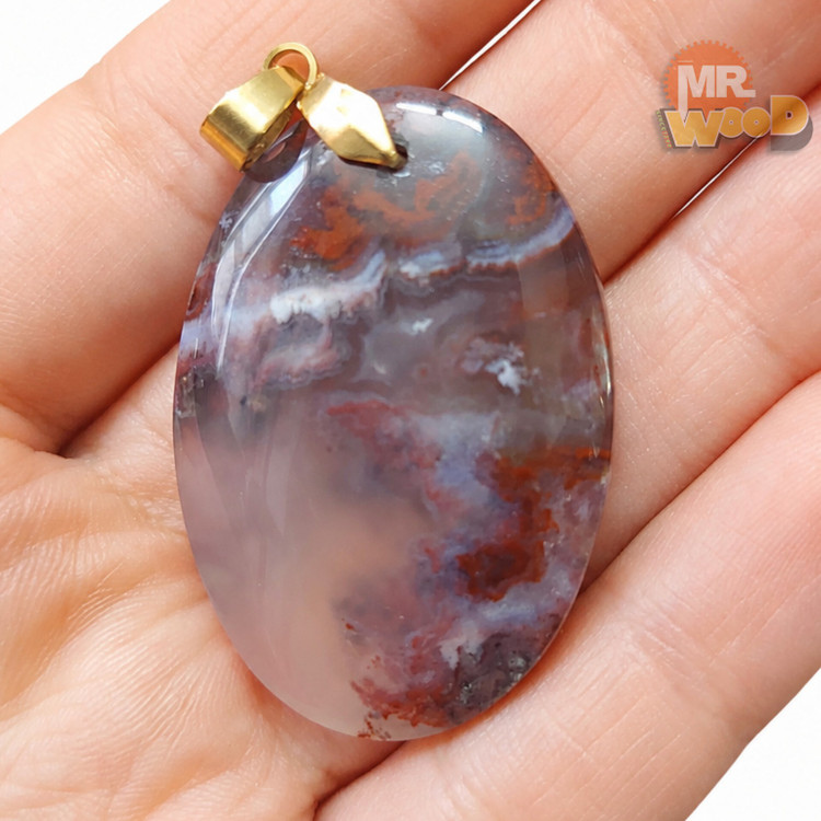 Oval Shajar agate necklace with mirror polish and natural foggy field design