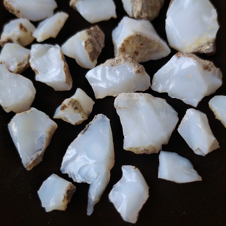 سنگ قیمتی اپال مرواریدی، اصل و معدنی از ایالت اورگن